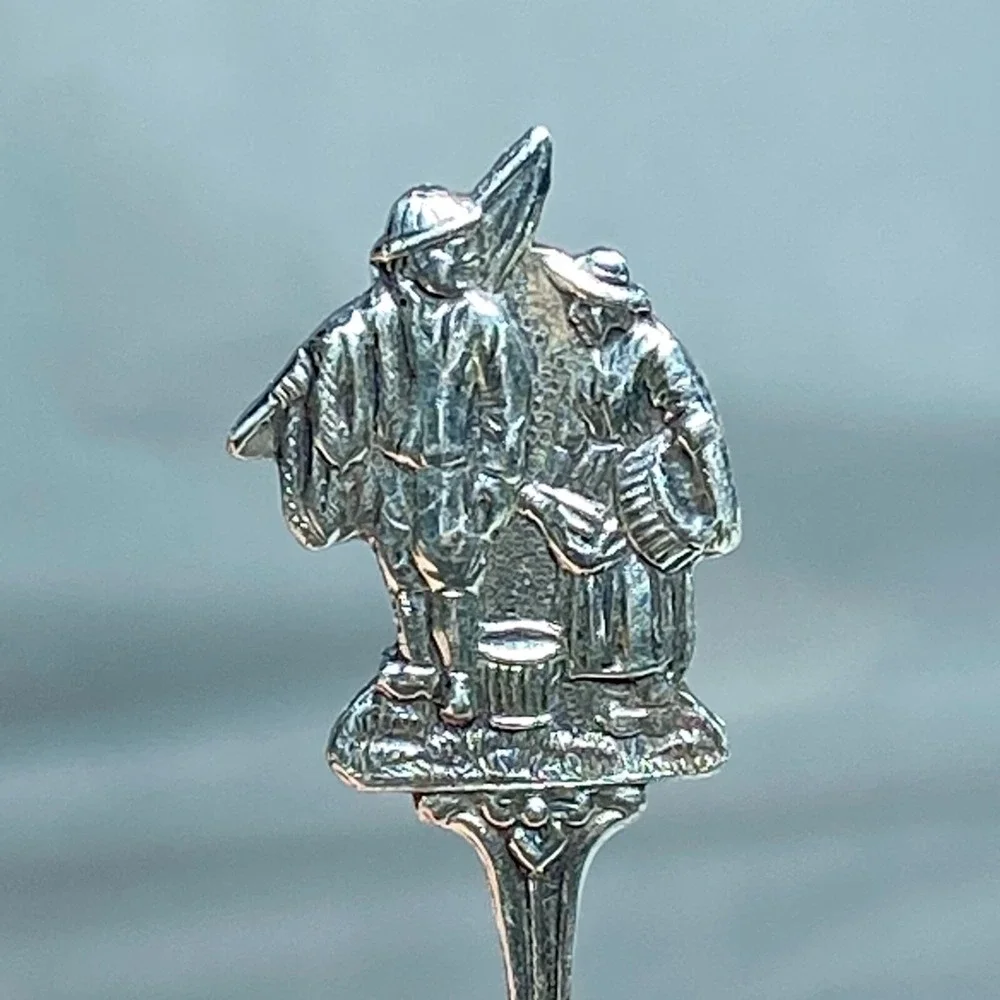 Water Bearers Man Woman Souvenir Spoon Silver Tone 4 3/4